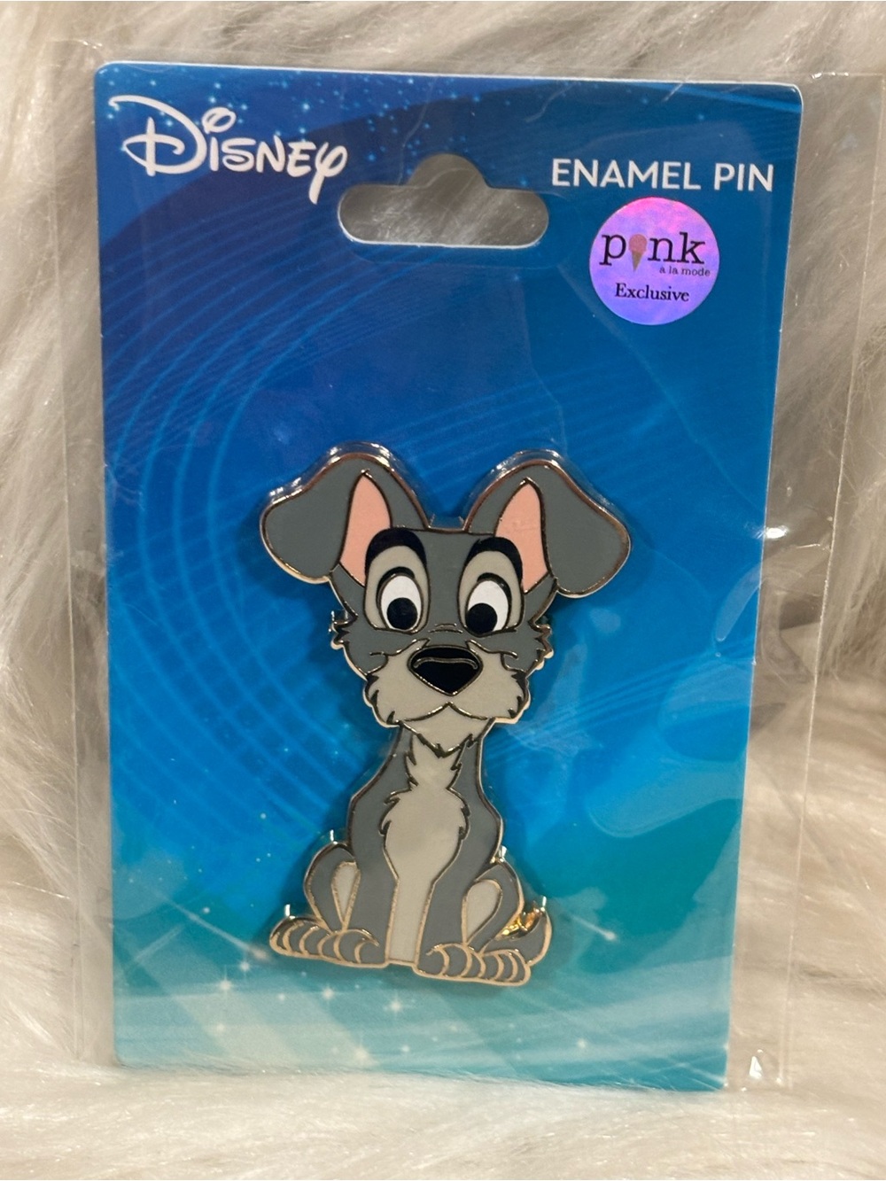 Disney Tramp - Sitting - Happiest Collection on Earth - Lady and the Tramp Pin